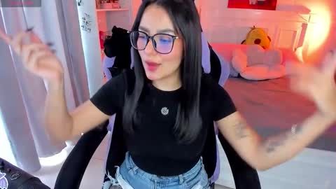 Lili online show from September 2025 08:21:02 PM