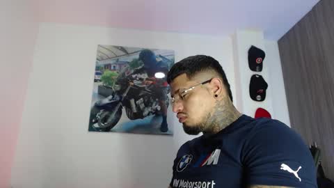 soy_apolo online show from September 2025 05:03:01 PM