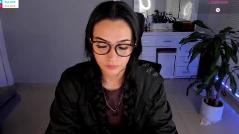 Luisa    online show from January 2025 12:51:02 AM