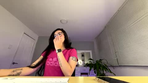 Luisa    online show from January 2025 11:45:01 PM