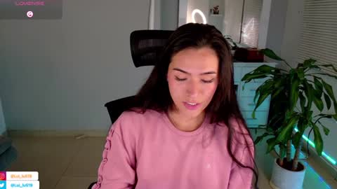 Luisa    online show from January 2025 04:18:02 AM