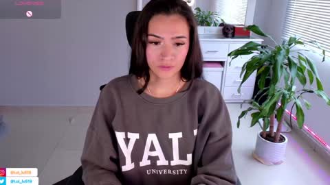 Luisa    online show from January 2025 09:04:02 PM