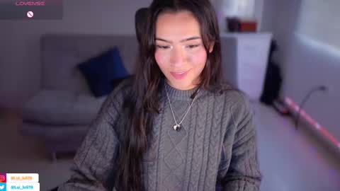 Luisa    online show from February 2025 10:28:01 PM