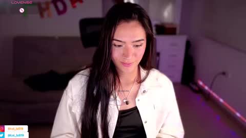 Luisa    online show from March 2025 12:21:01 AM