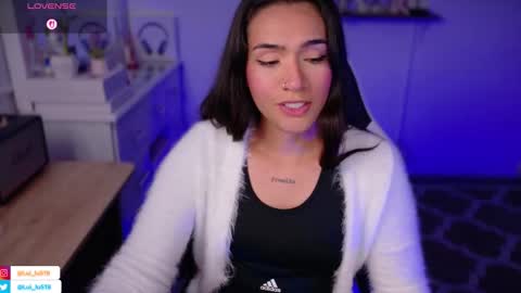 Luisa    online show from November 2025 10:09:02 PM