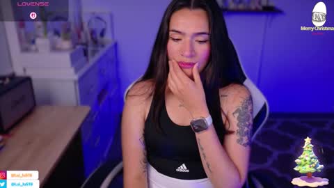 Luisa    online show from December 2025 11:22:01 PM