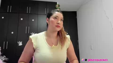 Snapshot of soyqeen chatting on September 2025 04:56:02 AM SoyQueen online show from September 2025 04:56:02 AM