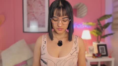 Snapshot of soysaraa_ chatting on October 2025 06:12:01 AM Aleja online show from October 2025 06:12:01 AM