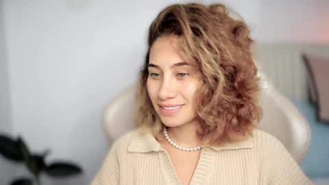 brisa  s online show from December 2024 03:47:02 AM