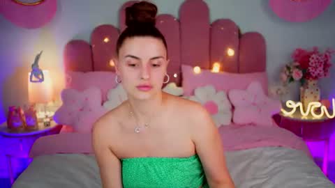Julia online show from June 2026 01:35:01 PM