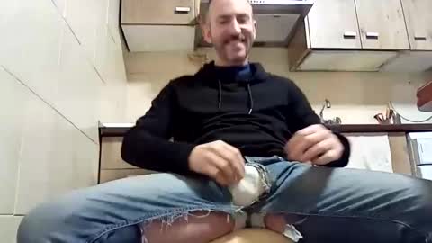 Snapshot of spanishharddick chatting on December 2024 01:10:02 PM Manu online show from December 2024 01:10:02 PM