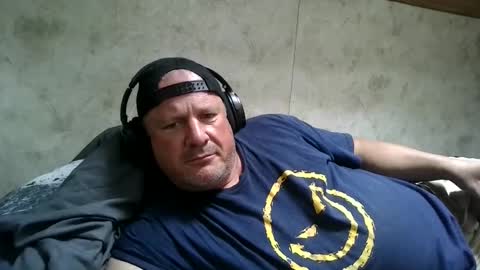 Snapshot of spankmebitches1 chatting on April 2026 04:33:02 PM Slave online show from April 2026 04:33:02 PM