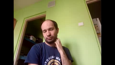 Snaiky online show from February 2026 12:03:01 PM