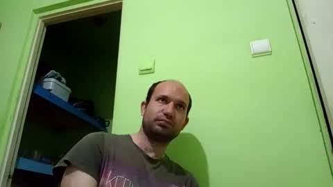 Snaiky online show from April 2026 10:21:02 PM