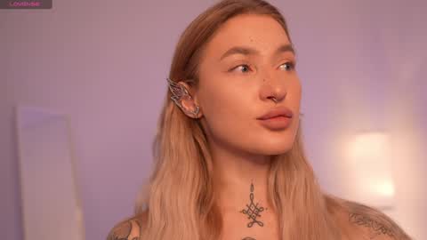 Snapshot of sparks__daisy chatting on January 2025 10:45:01 AM DAISY online show from January 2025 10:45:01 AM