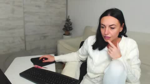 Carla online show from December 2024 06:21:01 PM
