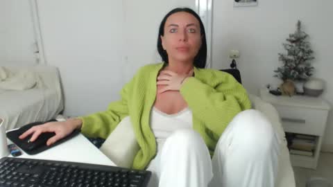 Carla online show from December 2024 08:58:01 PM