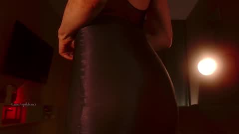 Elizabeth online show from October 2025 05:25:02 PM