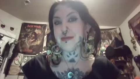 Snapshot of spirithalloqveen chatting on October 2025 07:18:02 AM spirithalloqveen online show from October 2025 07:18:02 AM