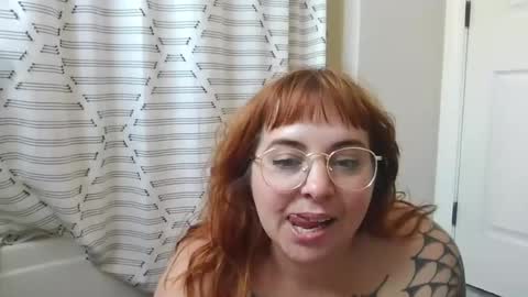 Snapshot of spittenkitten chatting on July 2026 06:32:02 PM kitty online show from July 2026 06:32:02 PM
