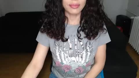 Doll online show from December 2024 01:09:02 PM