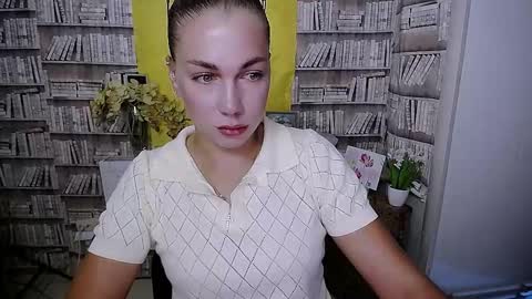 Snapshot of sport_tall_karina chatting on September 2025 08:25:02 AM Karina online show from September 2025 08:25:02 AM