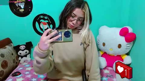 Snapshot of squirt_charlotte chatting on December 2024 05:17:02 AM HELLO WELCOME MY NAME IS CHARLOTTE OY A NEW GIRL online show from December 2024 05:17:02 AM