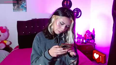 Snapshot of squirt_charlotte chatting on February 2025 05:08:01 AM HELLO WELCOME MY NAME IS CHARLOTTE OY A NEW GIRL online show from February 2025 05:08:01 AM