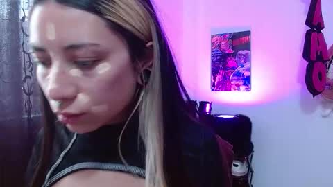 Snapshot of squirt_charlotte chatting on October 2025 08:39:01 PM HELLO WELCOME MY NAME IS CHARLOTTE OY A NEW GIRL online show from October 2025 08:39:01 PM