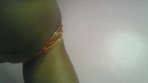 Snapshot of squirt_goddess_ chatting on February 2026 12:01:02 PM Emmah online show from February 2026 12:01:02 PM