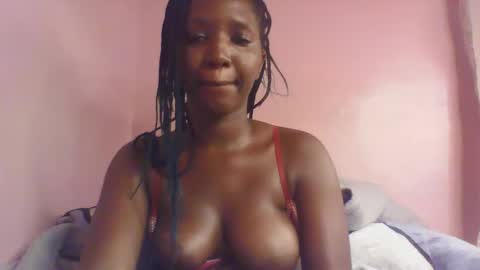Snapshot of squirt_goddess_ chatting on February 2026 02:33:01 AM Emmah online show from February 2026 02:33:01 AM