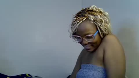 Tashy online show from October 2025 08:22:02 PM