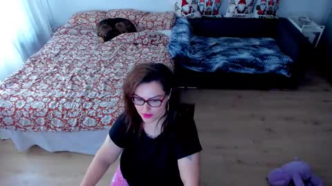 Kim online show from December 2025 09:25:01 AM