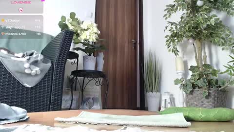 Snapshot of squirtmanica chatting on January 2025 08:15:01 AM Monica online show from January 2025 08:15:01 AM