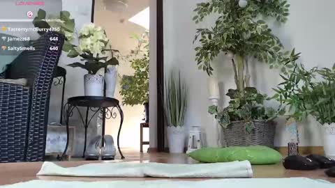 Snapshot of squirtmanica chatting on February 2025 10:32:02 AM Monica online show from February 2025 10:32:02 AM