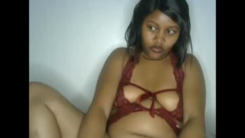 Snapshot of squirtqueen333 chatting on December 2024 10:39:02 AM shana online show from December 2024 10:39:02 AM