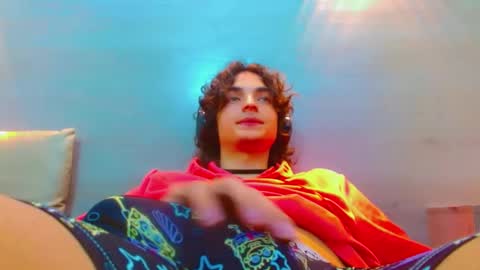 ethan online show from November 2025 05:06:01 PM