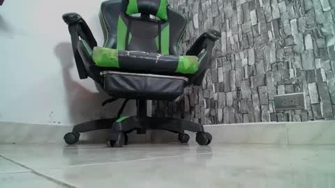 sr master cum its my old account online show from February 2025 06:40:02 PM