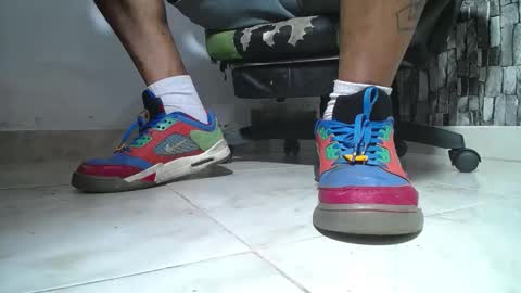 Snapshot of srfindomfeet_ chatting on June 2026 10:24:02 PM sr master cum its my old account online show from June 2026 10:24:02 PM
