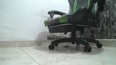 Snapshot of srfindomfeet_ chatting on July 2026 04:19:01 AM sr master cum its my old account online show from July 2026 04:19:01 AM