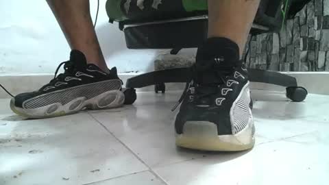 Snapshot of srfindomfeet_ chatting on July 2026 08:04:02 PM sr master cum its my old account online show from July 2026 08:04:02 PM