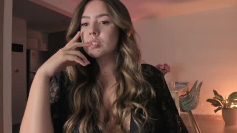 Snapshot of srta__sophie chatting on February 2025 11:59:02 PM Sophie 3 online show from February 2025 11:59:02 PM