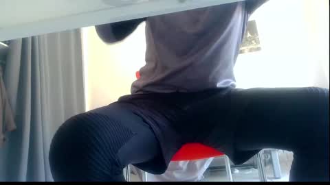 ssenzo online show from February 2025 12:08:02 PM