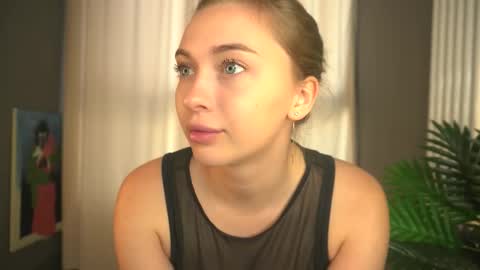 Snapshot of sssecretgirlfriend chatting on September 2025 04:25:01 AM Kate online show from September 2025 04:25:01 AM