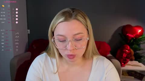 Snapshot of sssecretgirlfriend chatting on February 2026 11:17:01 AM Kate online show from February 2026 11:17:01 AM