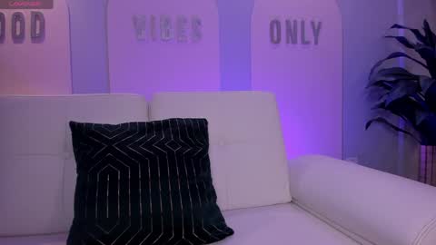 Stacy Woods online show from April 2026 12:10:01 PM