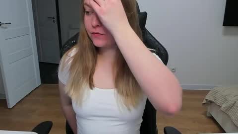 Snapshot of stacy_miraclee chatting on April 2026 05:10:02 PM Stacy online show from April 2026 05:10:02 PM