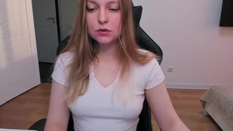 Snapshot of stacy_miraclee chatting on May 2026 05:18:01 PM Stacy online show from May 2026 05:18:01 PM