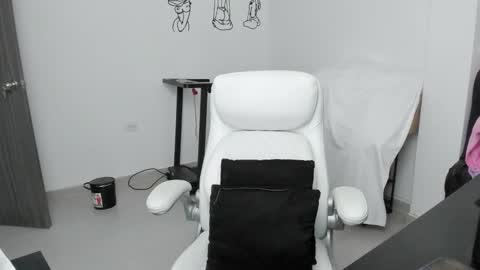 Zulma Yisset online show from March 2026 02:24:01 AM