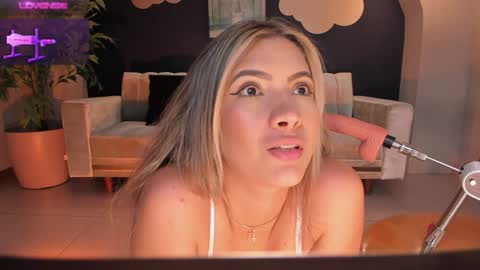 Im Stacy online show from January 2025 04:07:01 PM